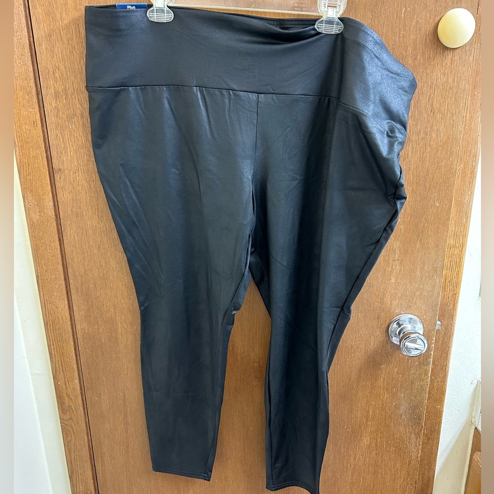 NWT Terra & Sky Black Faux Leather Leggings